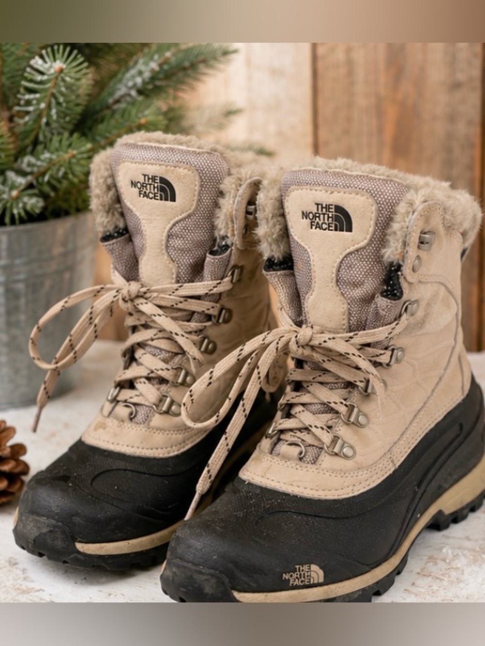 The North Face Women’s Waterproof PrimaLoft Winter Snow Boots Size 7